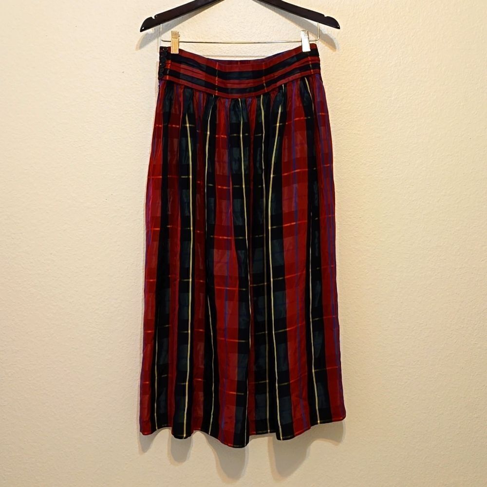 - Daniel Hechter Paris vintage pladed/plaid skirt size 12